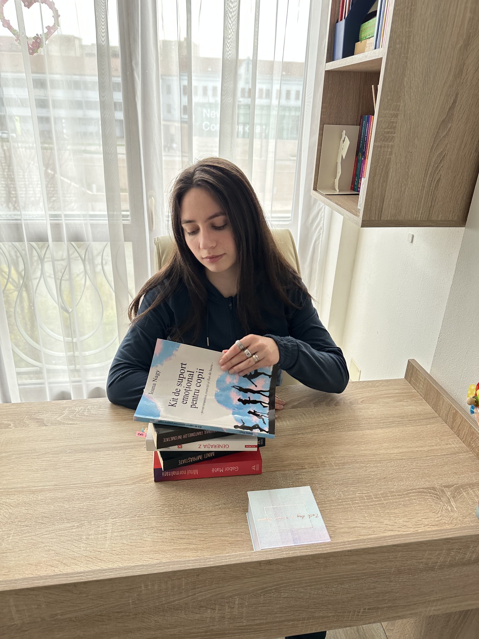 Uneori, nu e nevoie de multe cuvinte ca să ajuți un copil să vorbească despre emoțiile lui 🩵